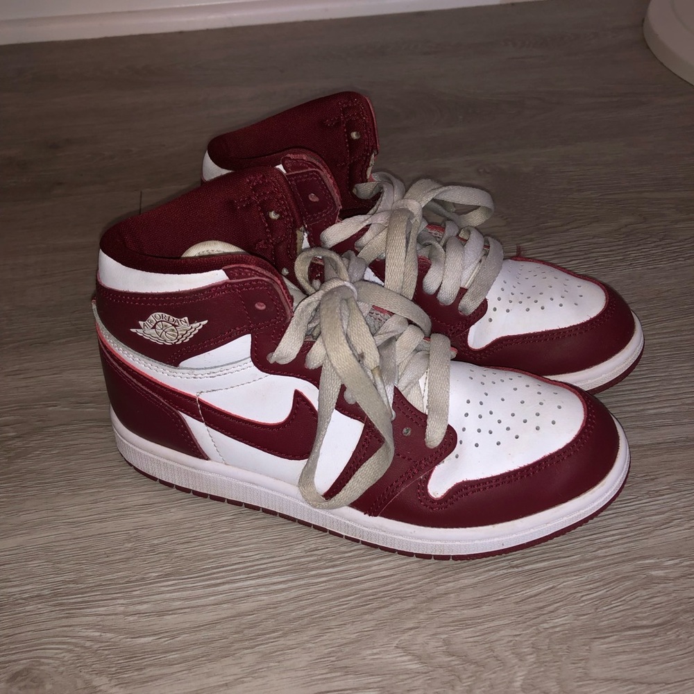 Kids Nike Air Jordan 1 Retro High OG White Red Burgundy Size 1.5Y